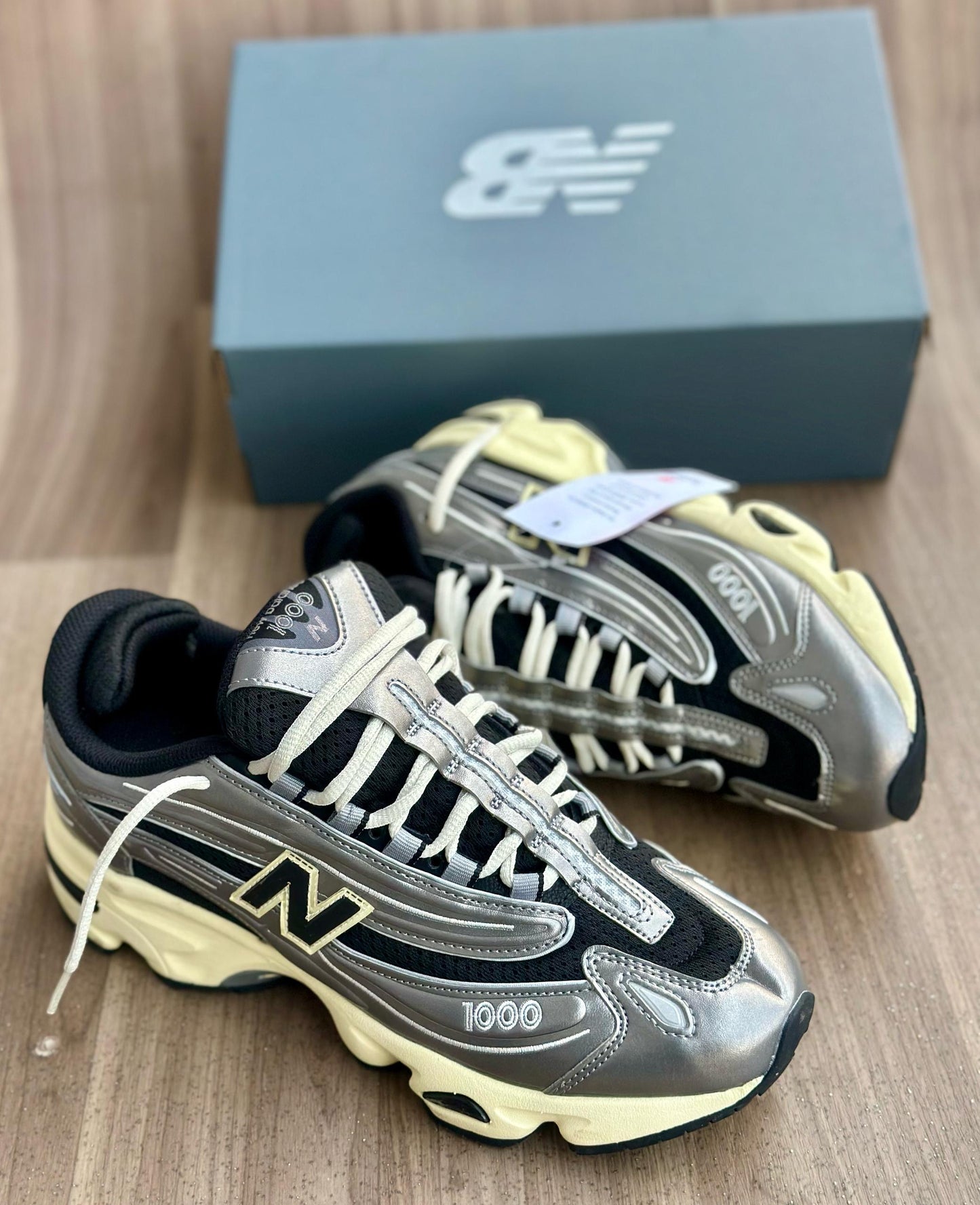 New Balance 100 – L’alliance parfaite entre confort et style 🛍️