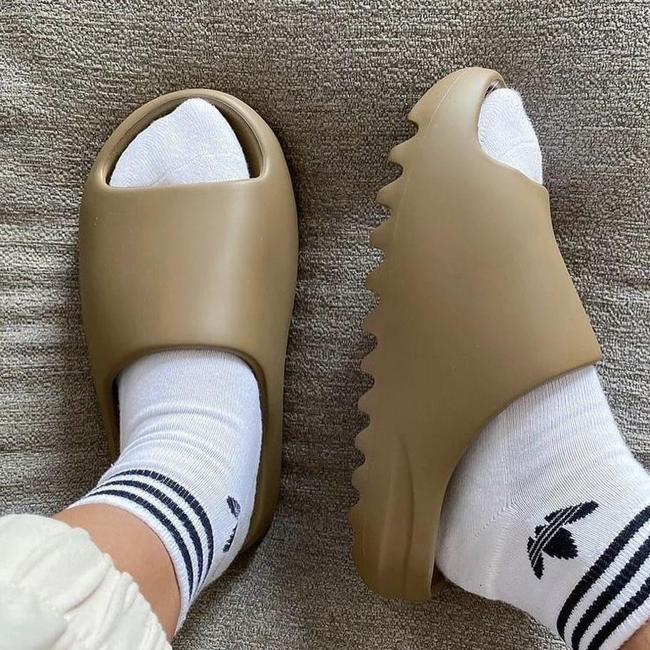 Sandales Yeezy orthopédiques original 🩴